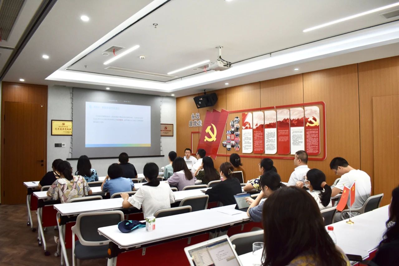 华邦公开课之“用人单位劳动用工的法律风险及建议”